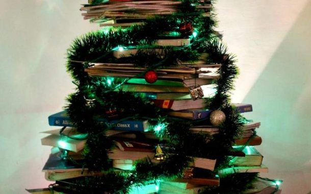 अच्छी किताबों एवं सुविचारों की हरियाली- क्रिसमस ट्री की शुभकामनाएं